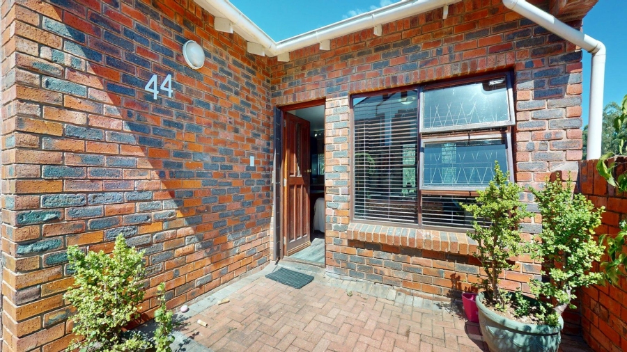 2 Bedroom Property for Sale in Kabega Park Eastern Cape